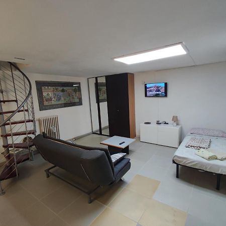 Central Private Flat By Old Town, Shops, Restaurants Bari Exterior foto