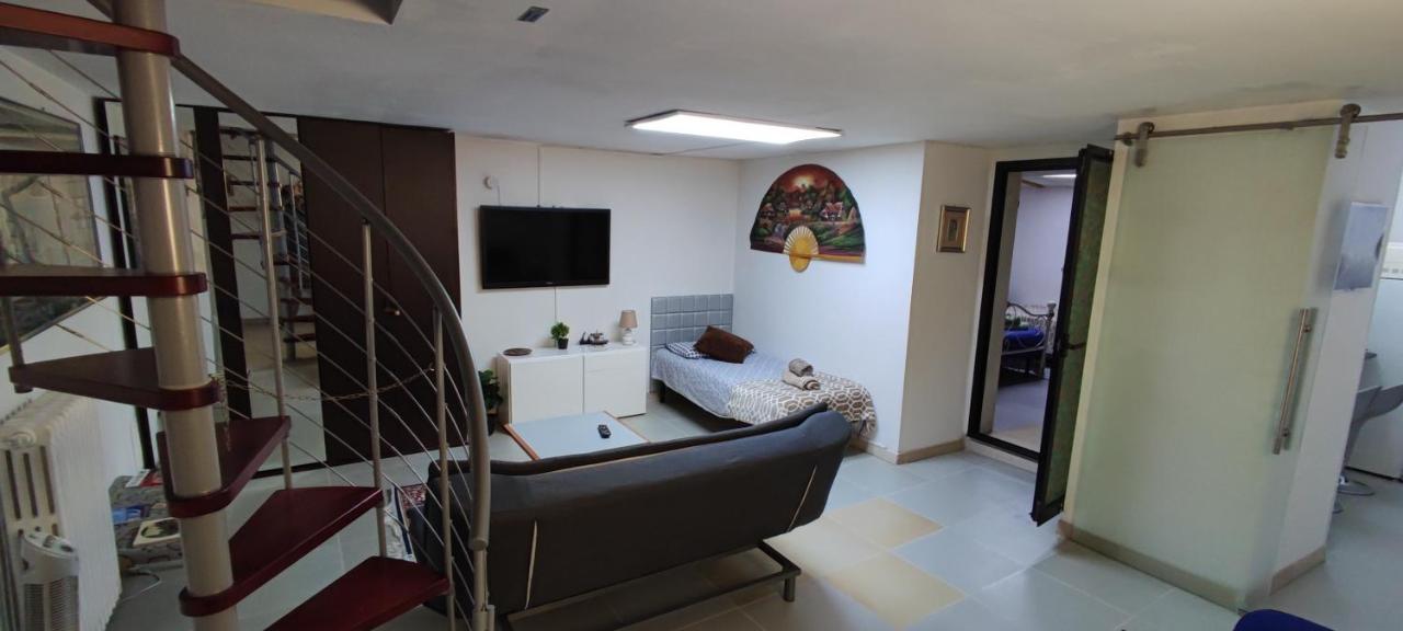 Central Private Flat By Old Town, Shops, Restaurants Bari Exterior foto